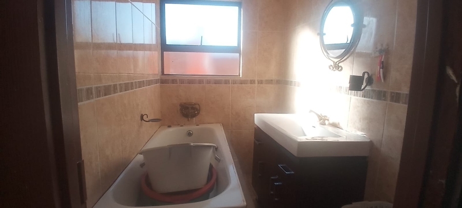 To Let 4 Bedroom Property for Rent in J B Mafora Free State